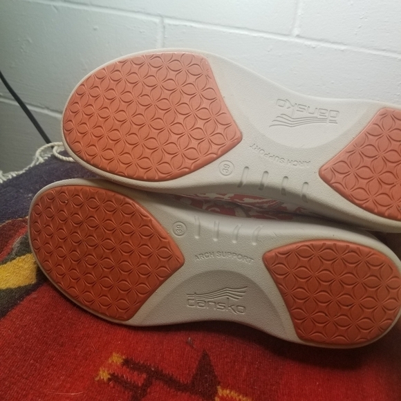 Dansko Belle red white floral slip on shoes sneakers - Picture 7 of 11